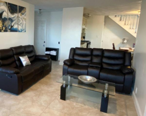 Spacious 2nd floor split level with scenic views of Gloucester